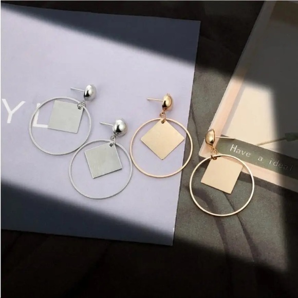 ⭐️ New Boho Geometric Dangle Earrings - Picture 8 of 9